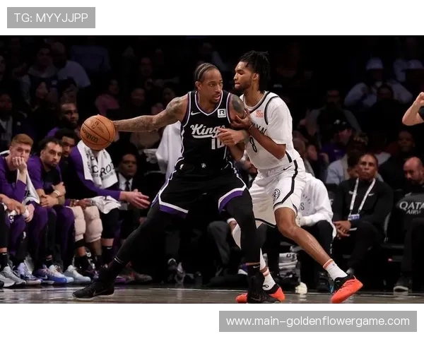 国王主场迎战骑士，德罗赞持球进攻考验防守